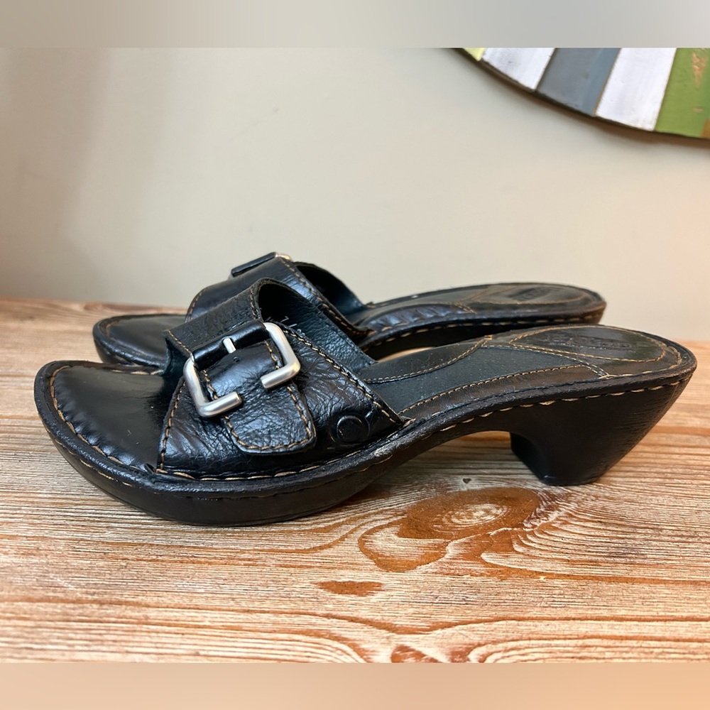 Born Black Leather Wedge Sandals Buckle Upper Sz 7 - Picture 2 of 7